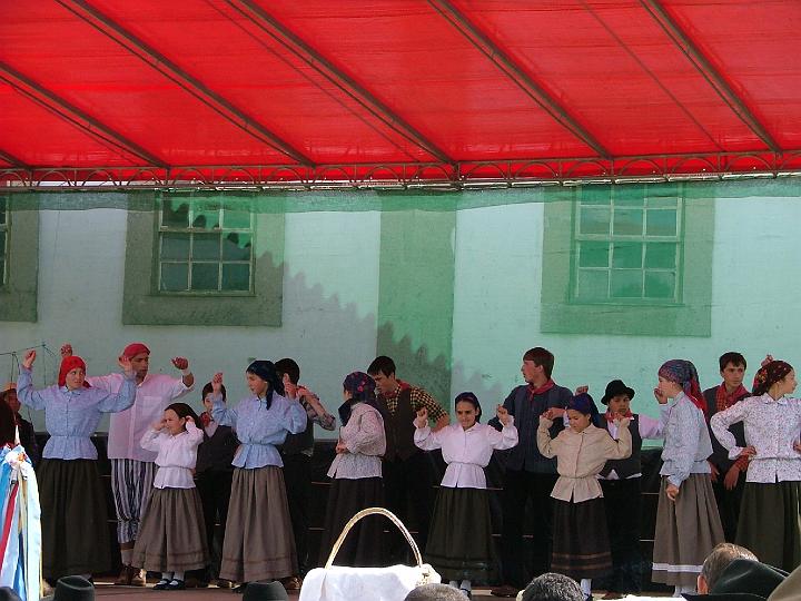 Segundo Festival .de Folclore em SANTA .VALHA 2003.JPG